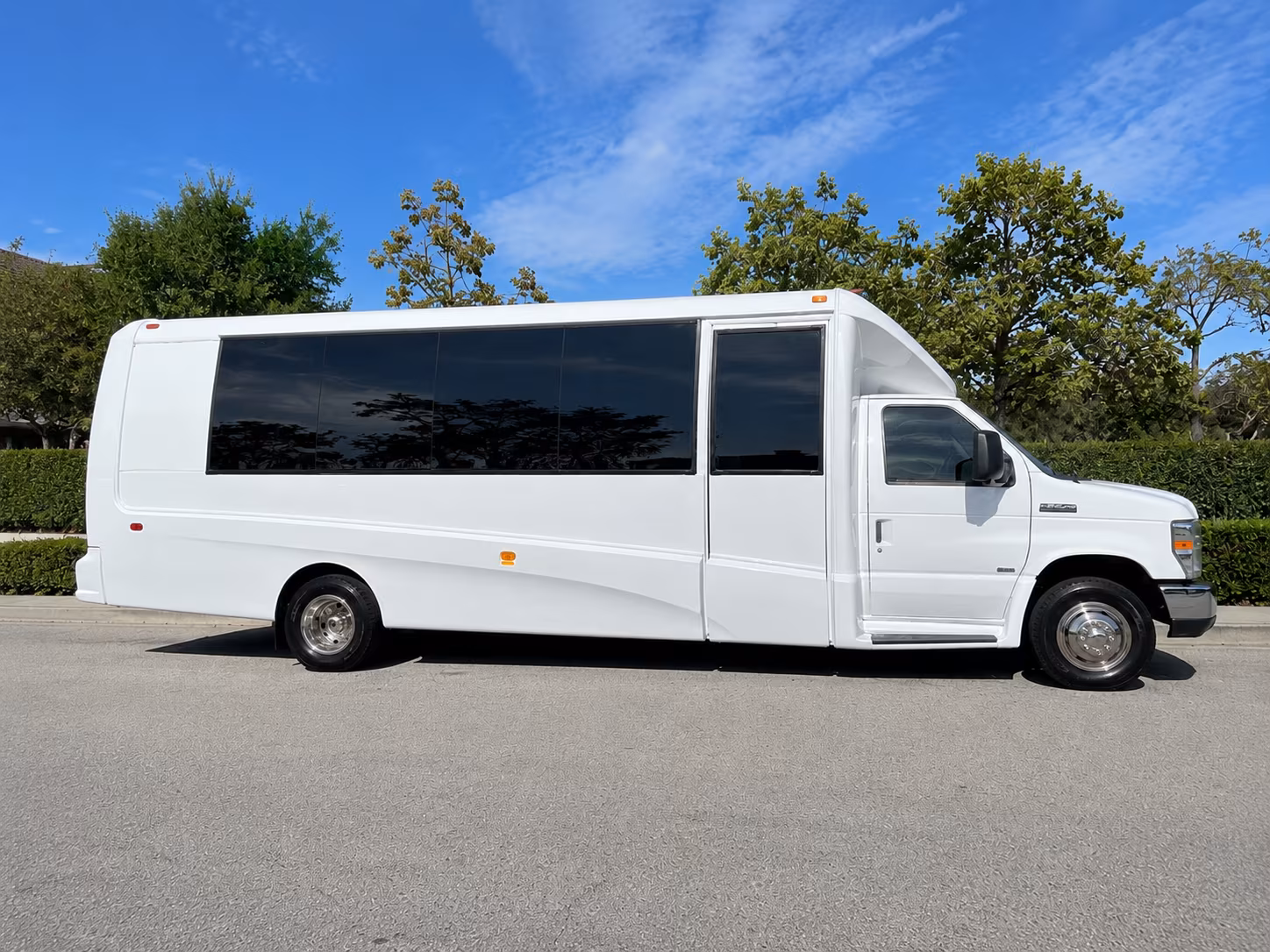 book group transportation for your next airport transfer 1