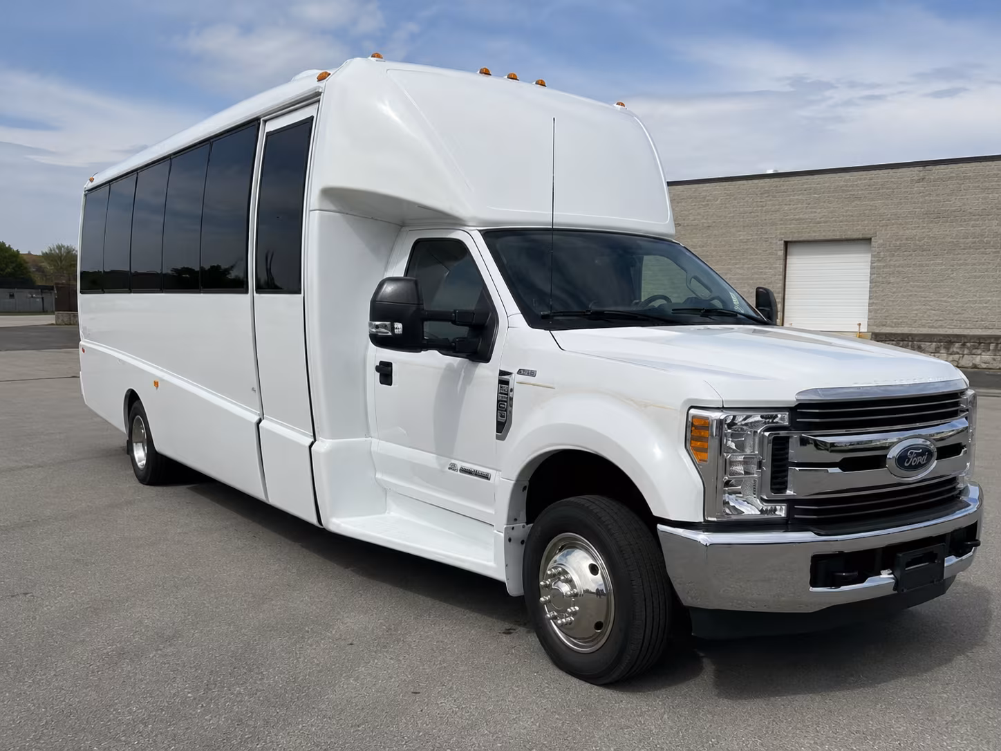 corporate shuttle bus rentals for oakland and the east bay