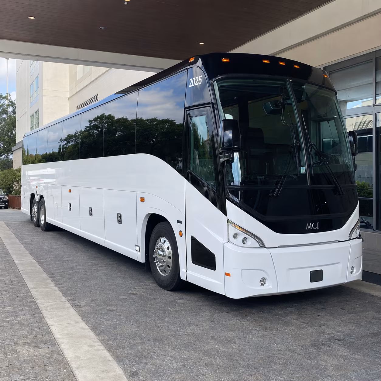 oakland 54 passenger charter bus
