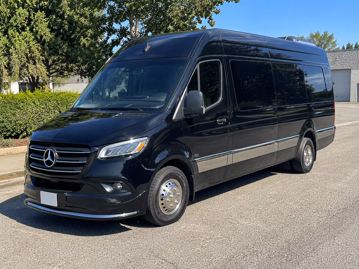 oakland sprinter van with driver